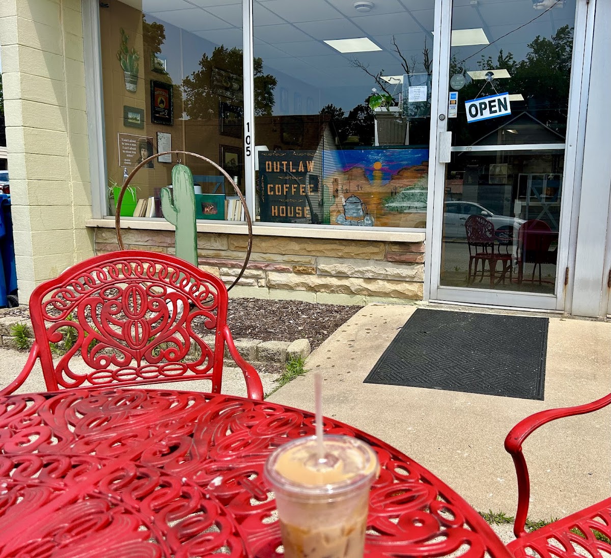 Outlaw Coffee House Photo 8