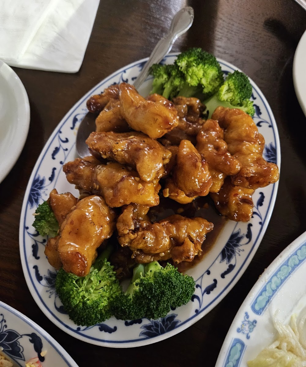 Lucky Wok House Photo 4