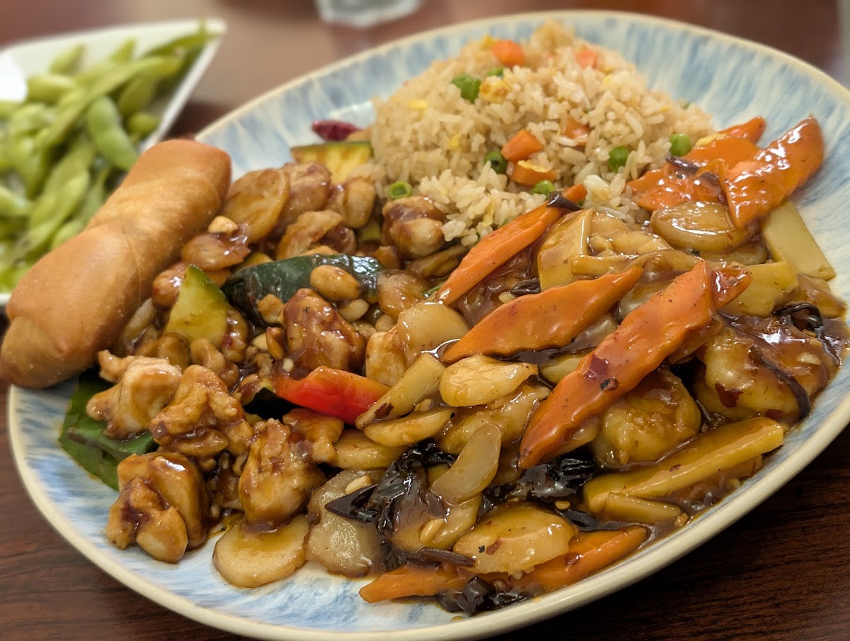 Lucky Wok House Photo 5