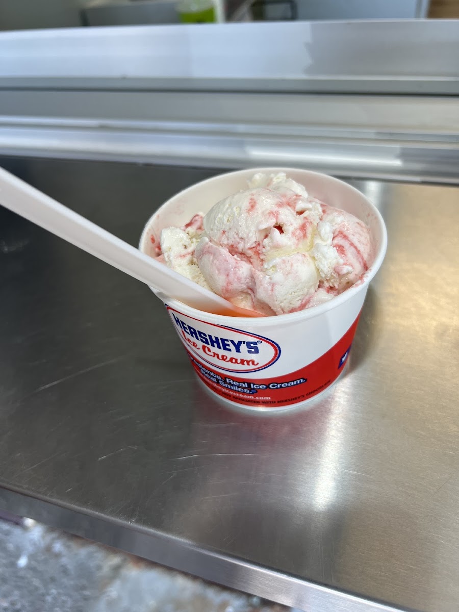 Roc City Ice Cream Photo 8