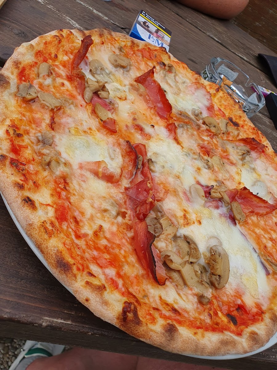 Pizzeria Santer Hof Photo 5