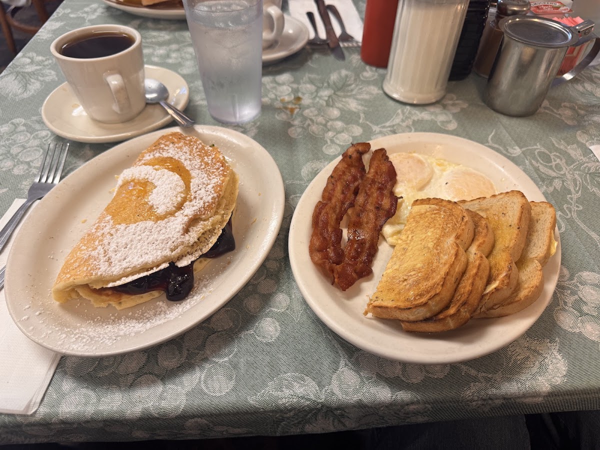Iron Kettle Restaurant Photo 2