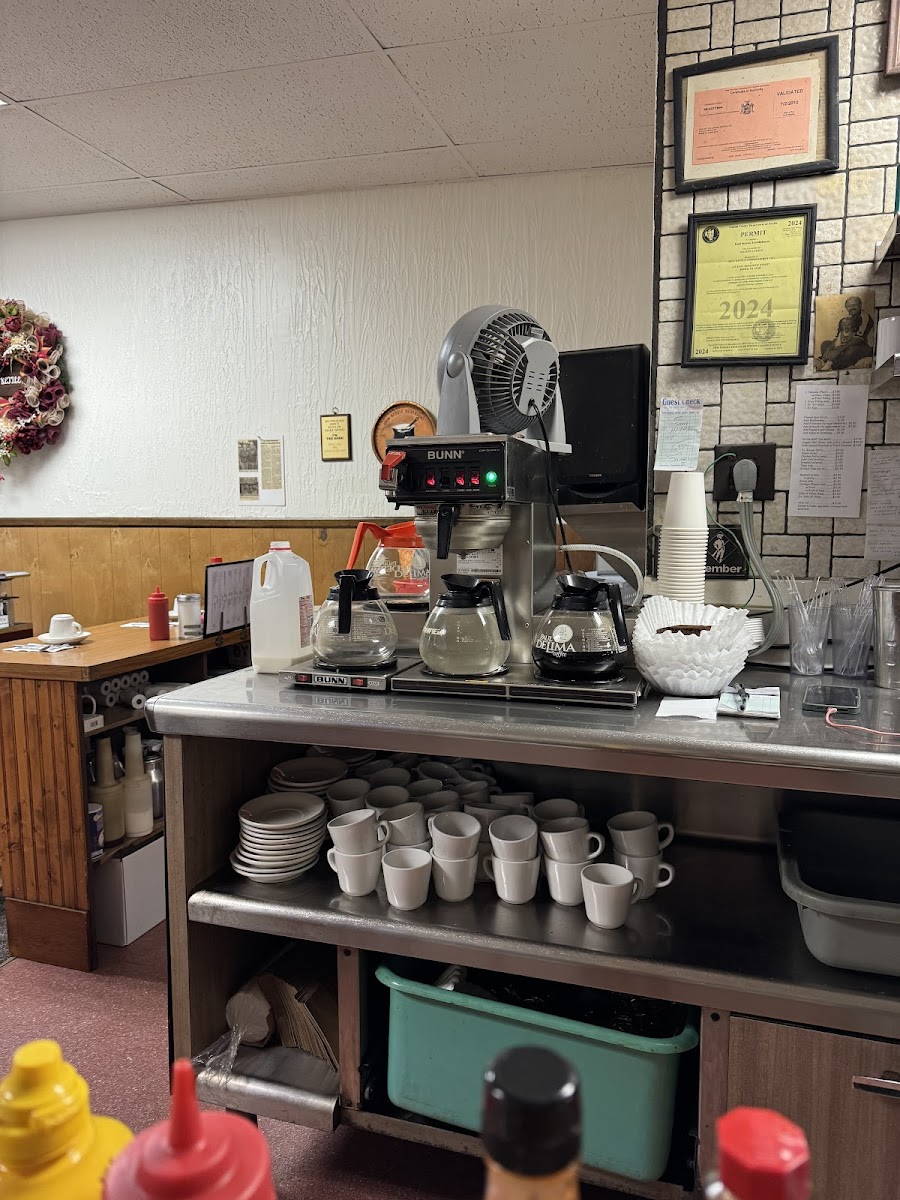 Iron Kettle Restaurant Photo 3