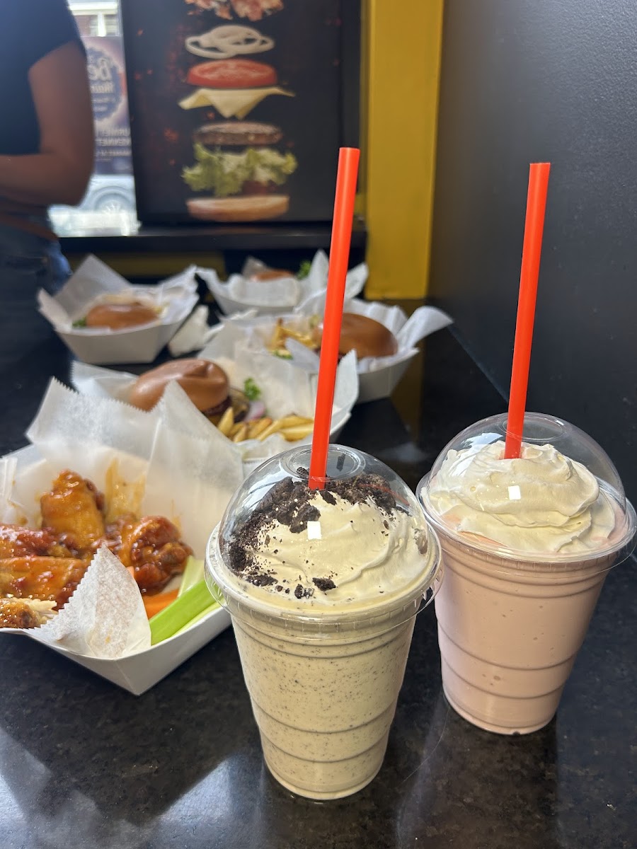 Double AA Burgers Photo 7