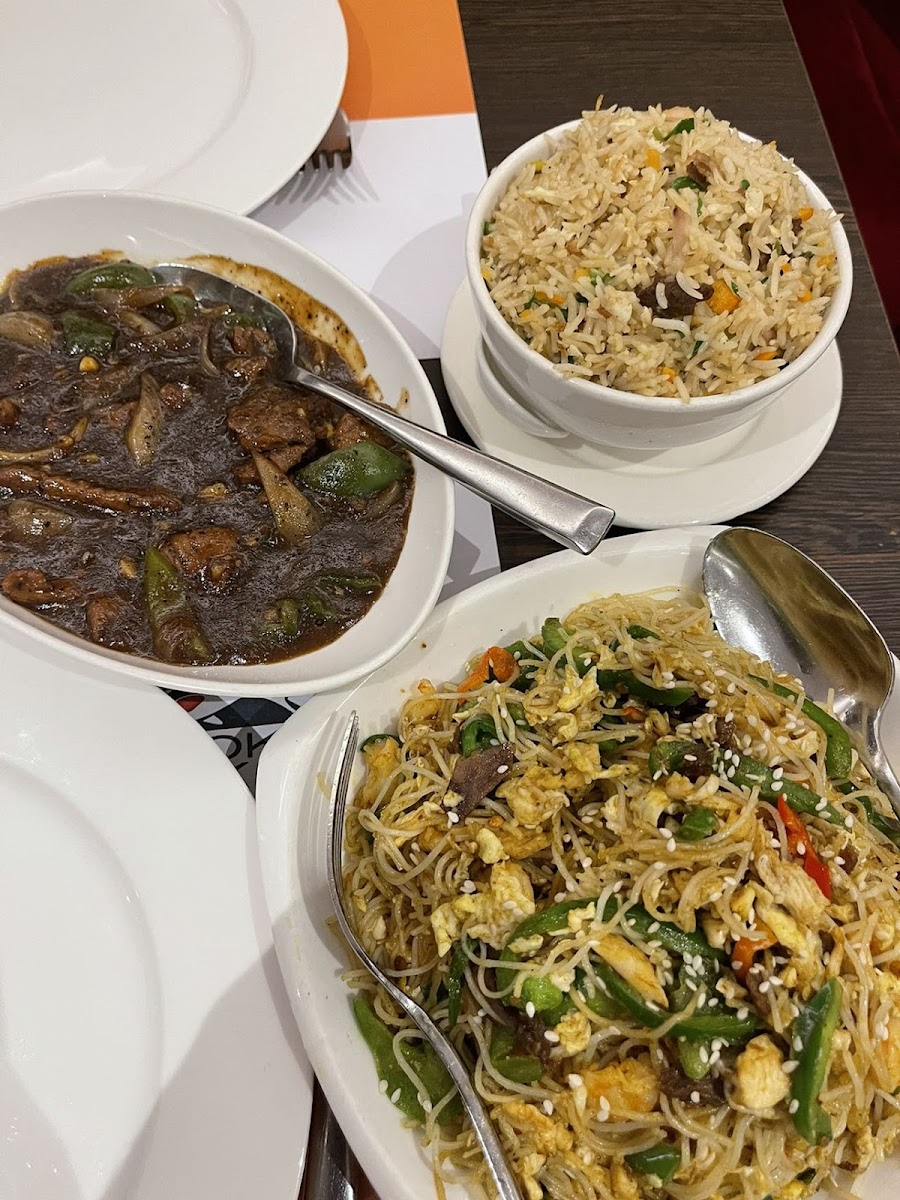 Woks and Koi Restaurant Photo 10
