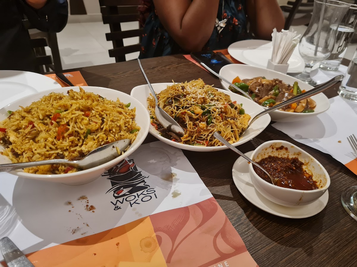 Woks and Koi Restaurant Photo 8
