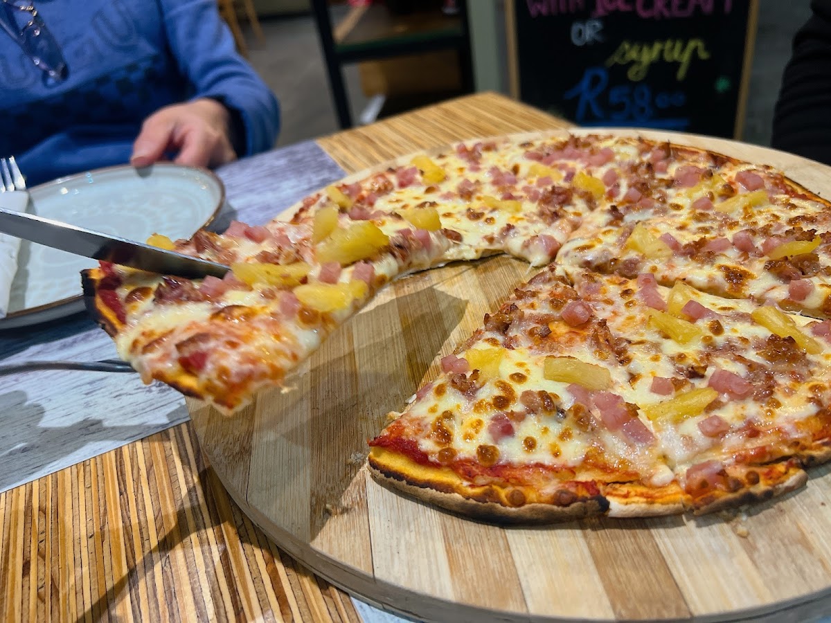 TOMATO WOODFIRED PIZZA Photo 3