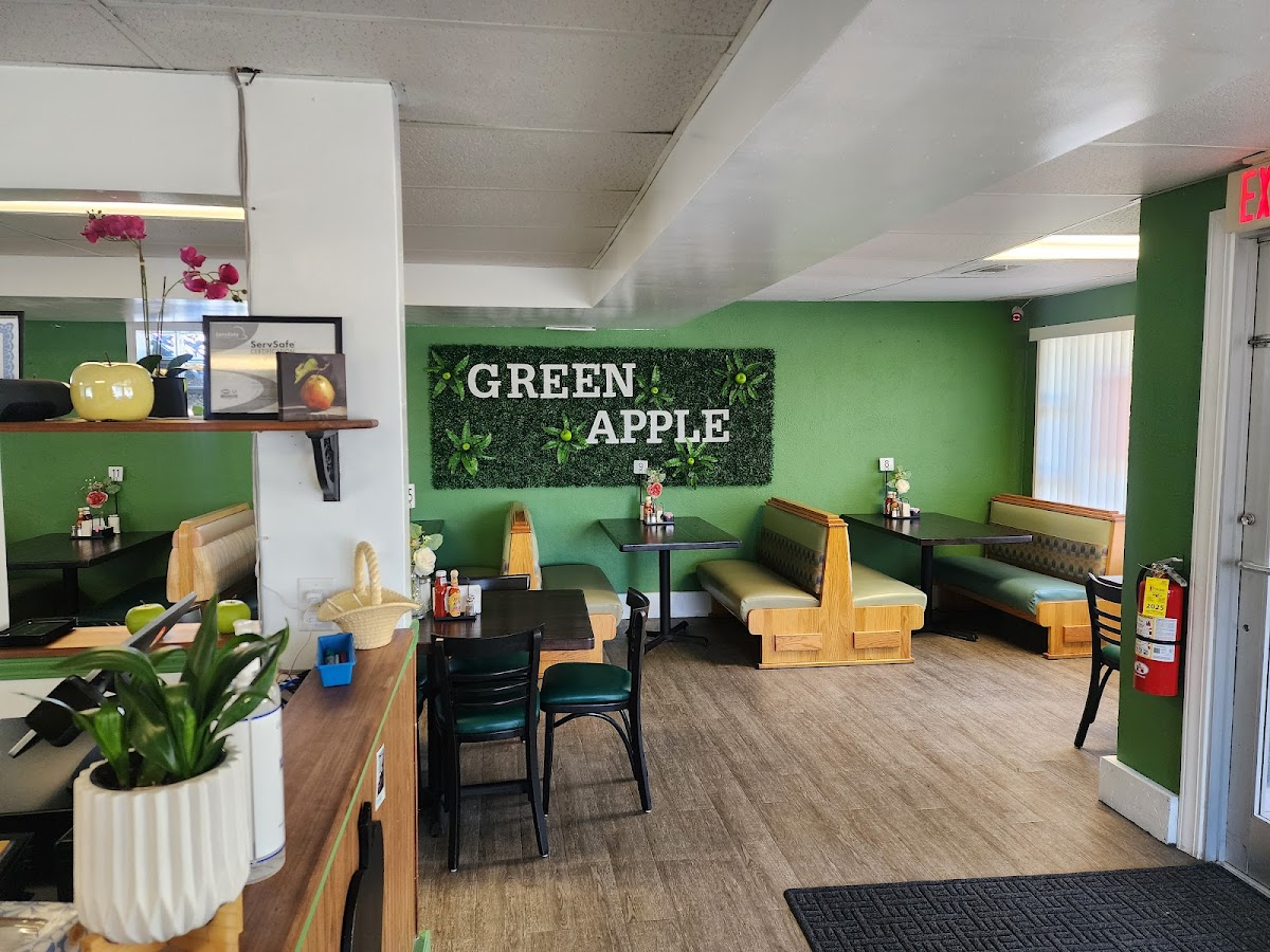Green Apple Pancake House Photo 7