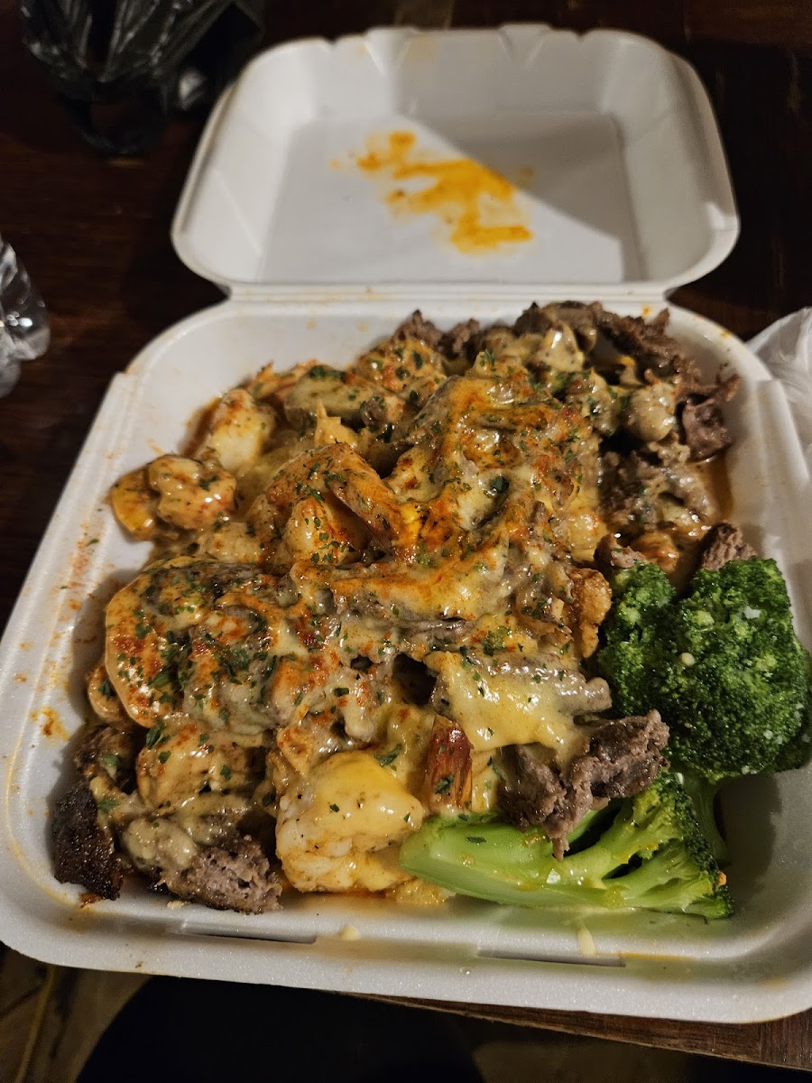 Dewayne Delicious Eats South Photo 3