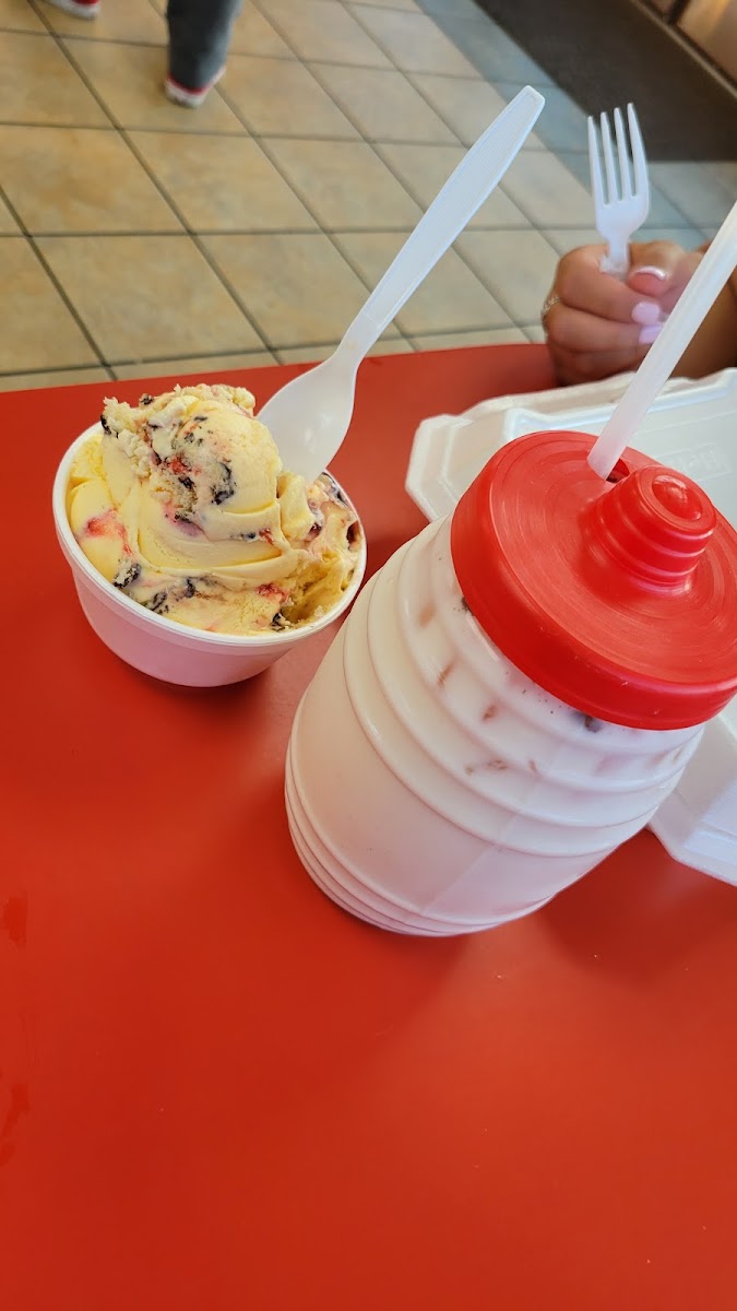 La Michoacana Ice Cream Bar Photo 7
