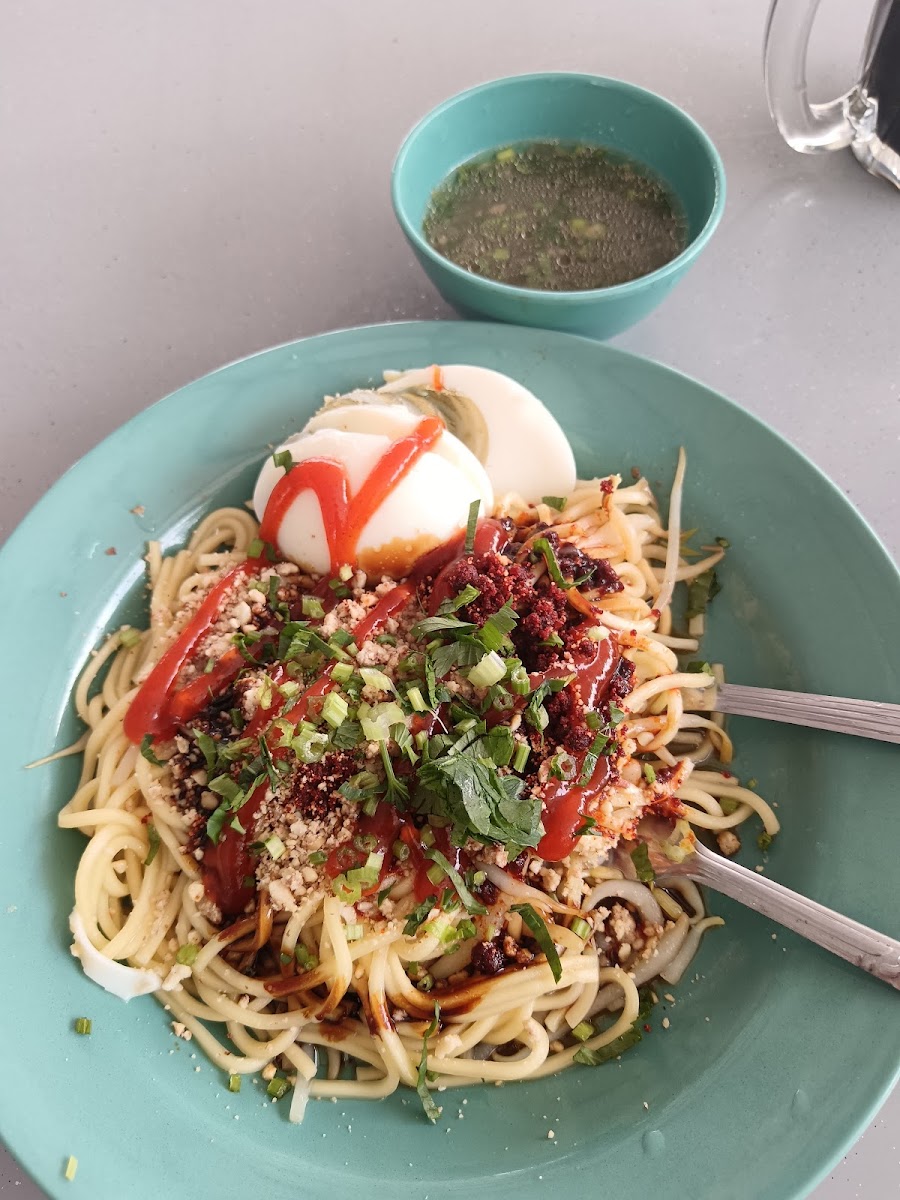Gerai Mee Mael (Gelinces)