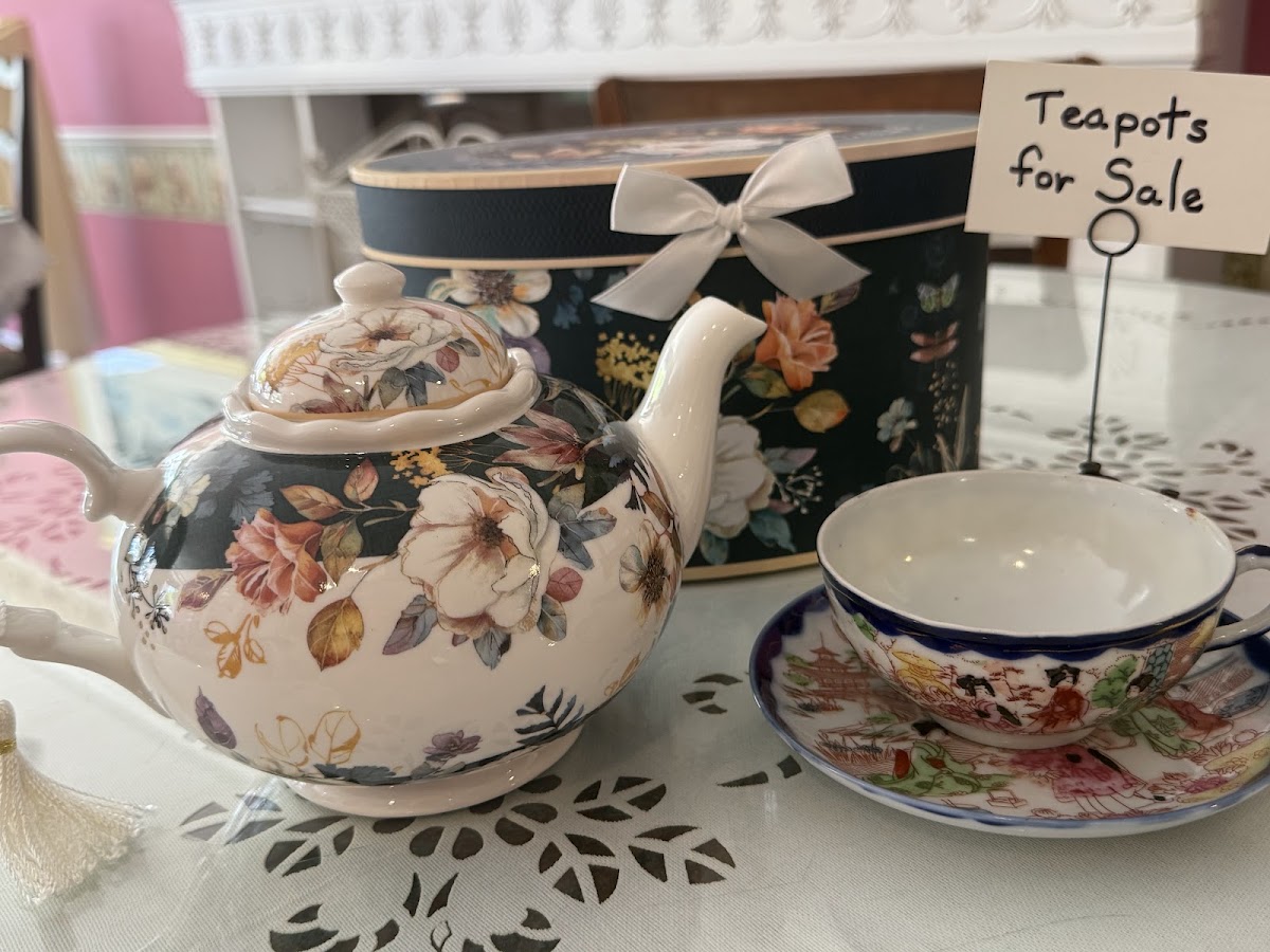 Mrs. Teapots Tearoom and Eatery Photo 4
