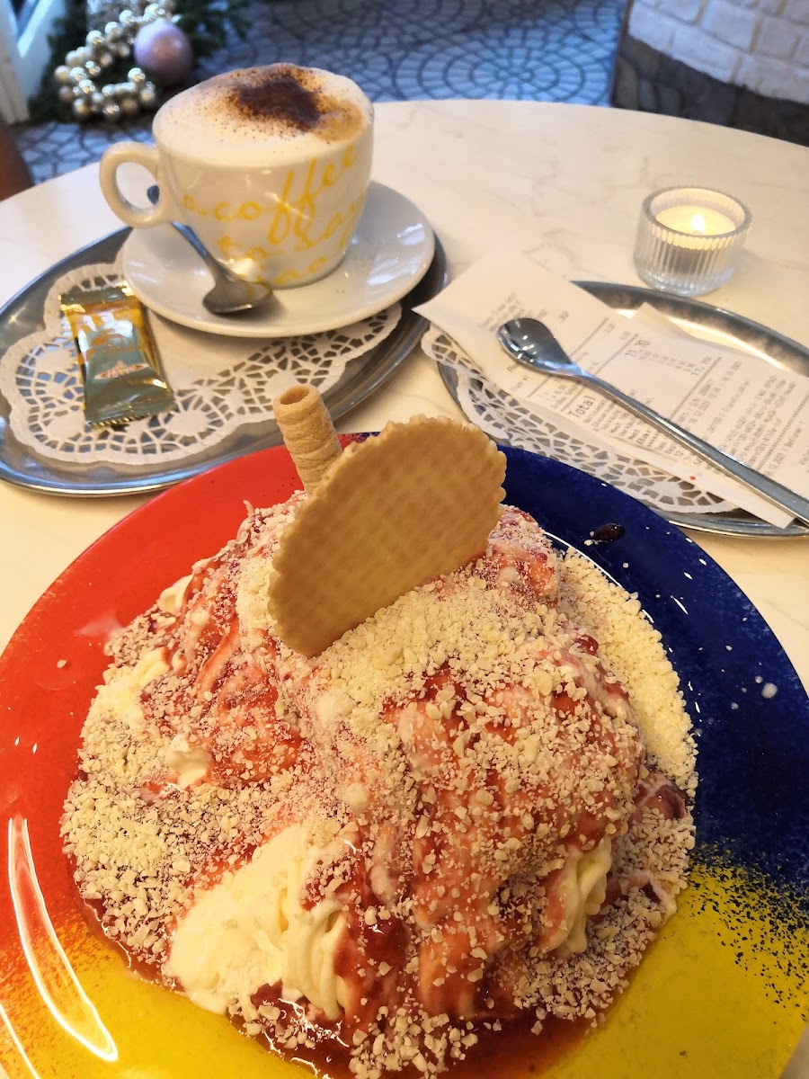 Eiscafé Cremé GmbH Photo 4