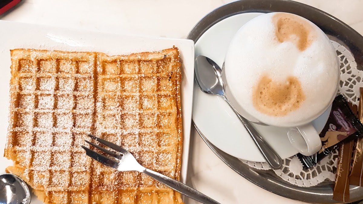 Eiscafé Cremé GmbH Photo 5