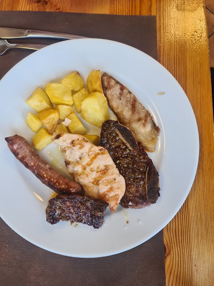 Bar Restaurant Les Canyes Photo 9
