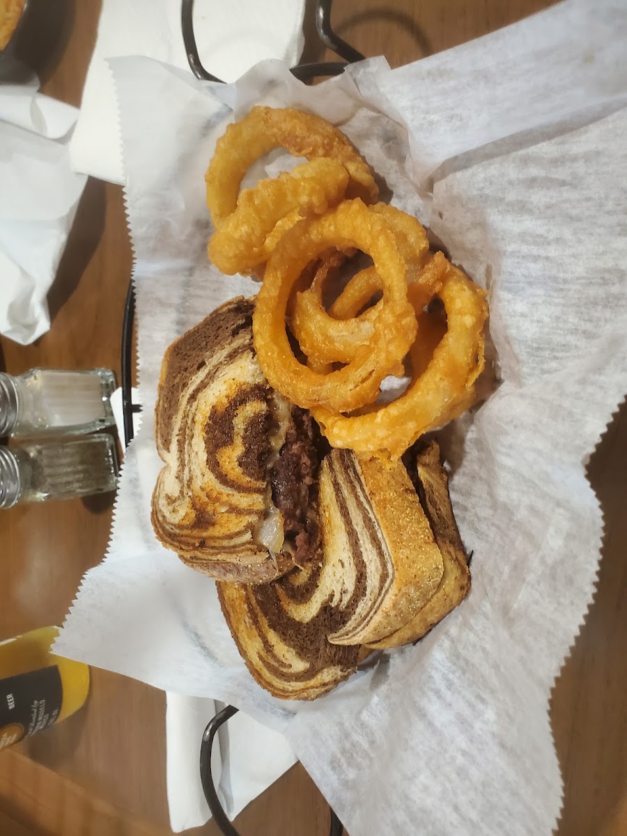Messer's Bar & Grill Photo 9