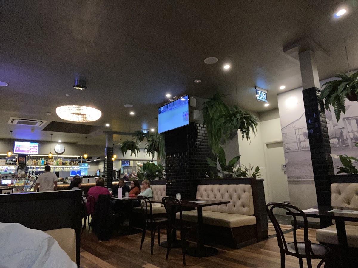 Tourist Hotel Photo 4