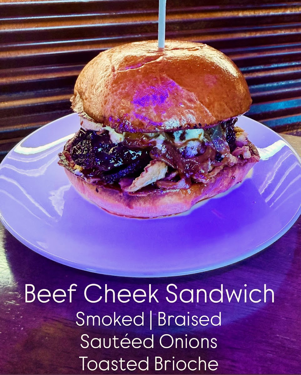 Tuckers Taproom & Smokehouse Photo 9