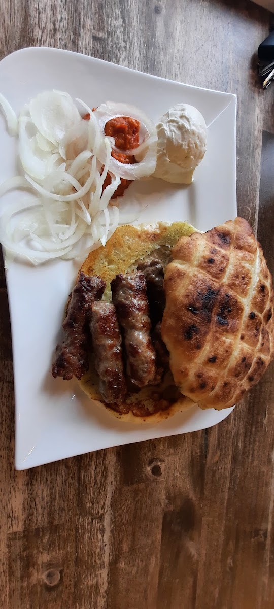 Adis‘s Cevapcici Restaurant Photo 5