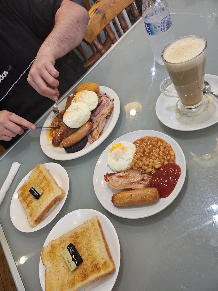 Lilly's Café Photo 5