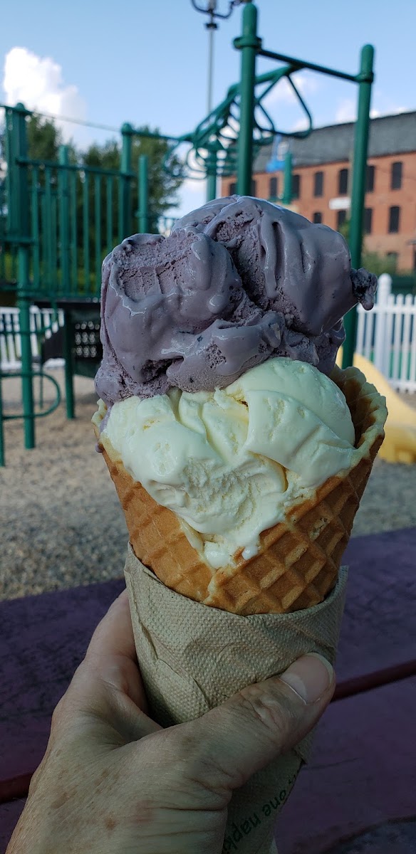 Riverview Ice Cream Photo 2
