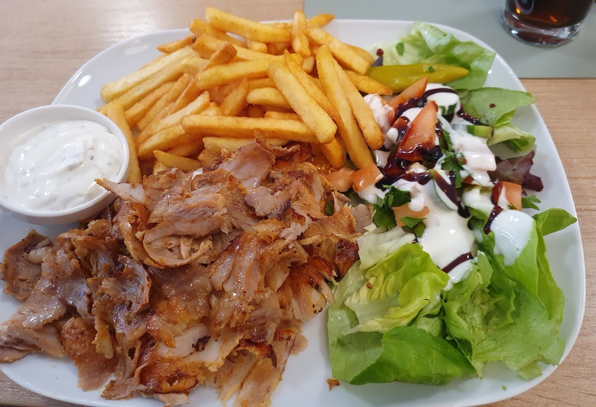 Klein Istanbul Döner Pizza - Nidda Photo 2