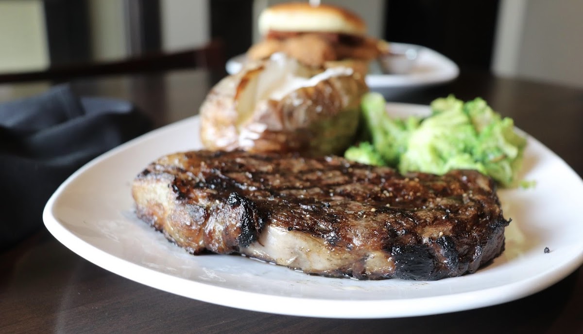 Outlaws | Steakhouse Photo 3