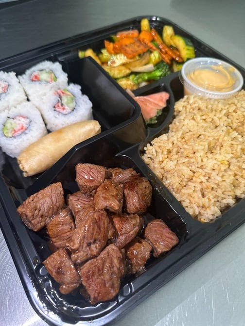 Gira Gira Sushi & Hibachi Photo 4