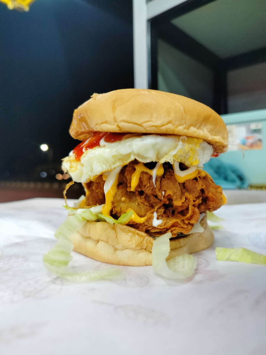 Azhar Burger Crispy Photo 9