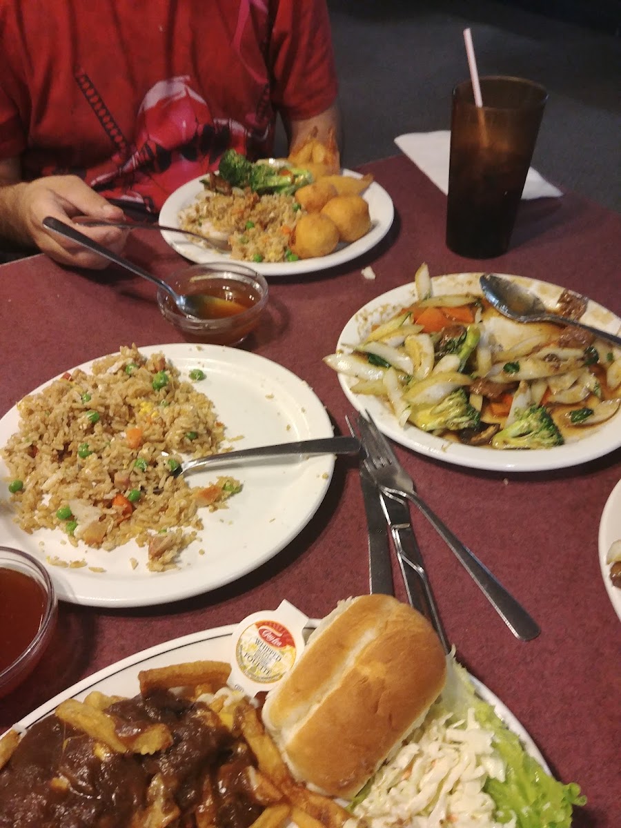 Eastern Pearl Family Restaurant Photo 4
