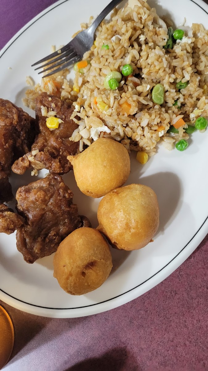 Eastern Pearl Family Restaurant Photo 8