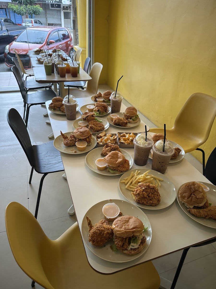 Dina Fried Chicken Photo 3