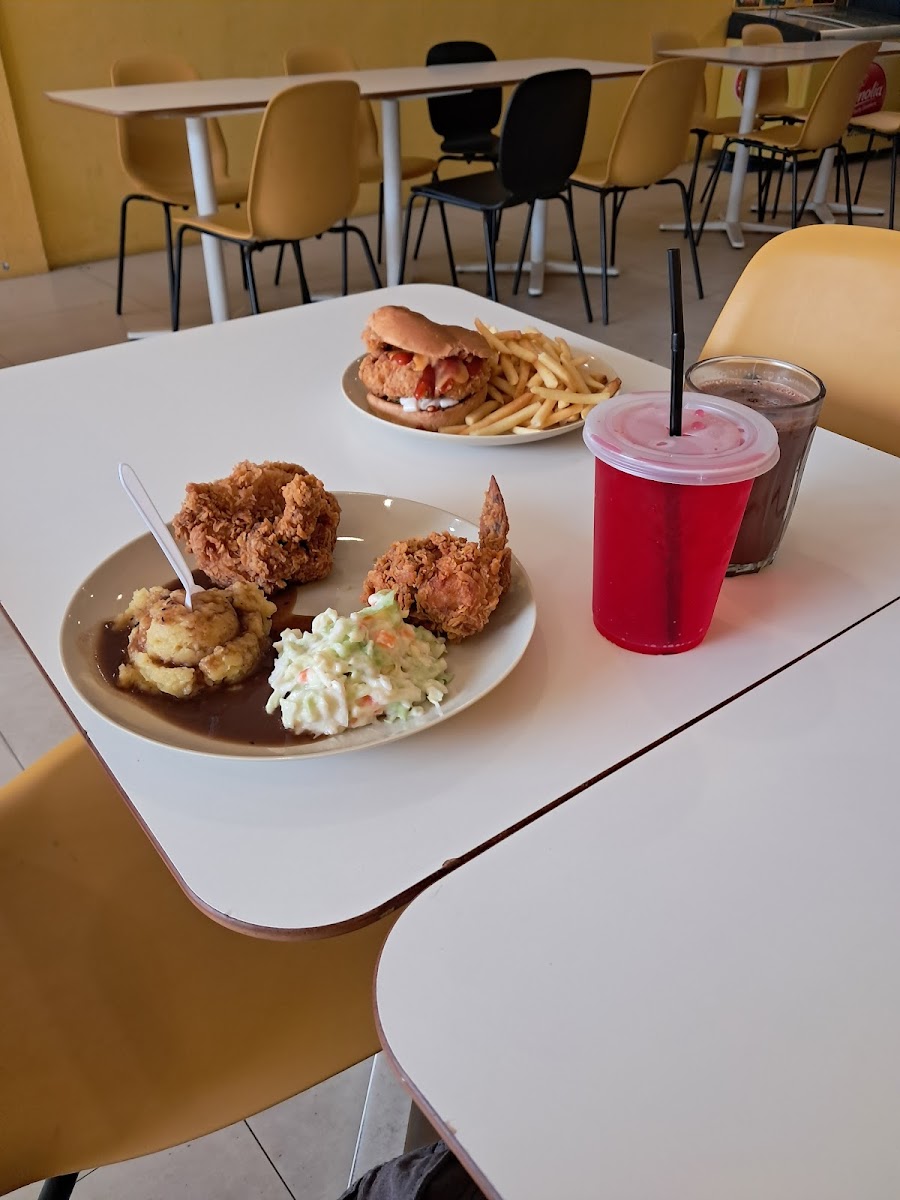 Dina Fried Chicken Photo 4