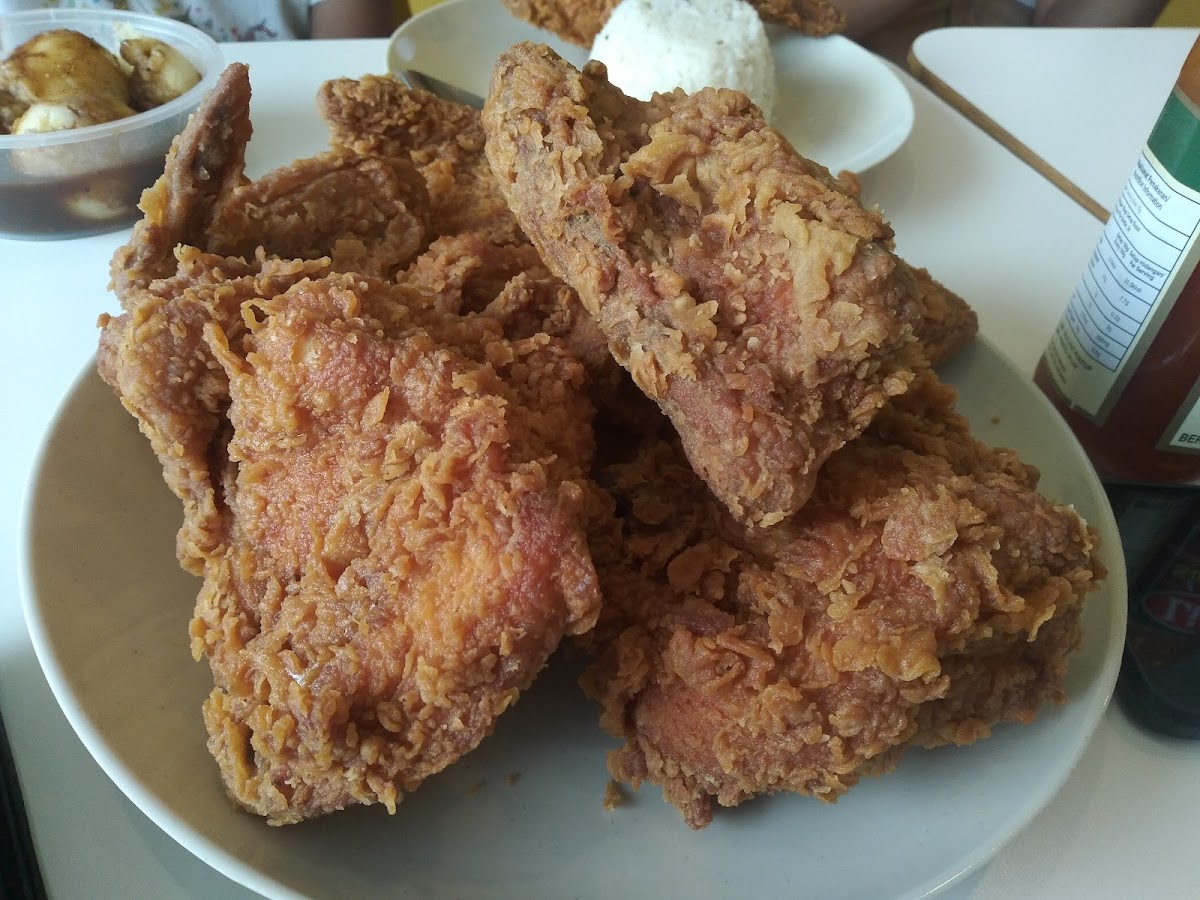 Dina Fried Chicken Photo 5