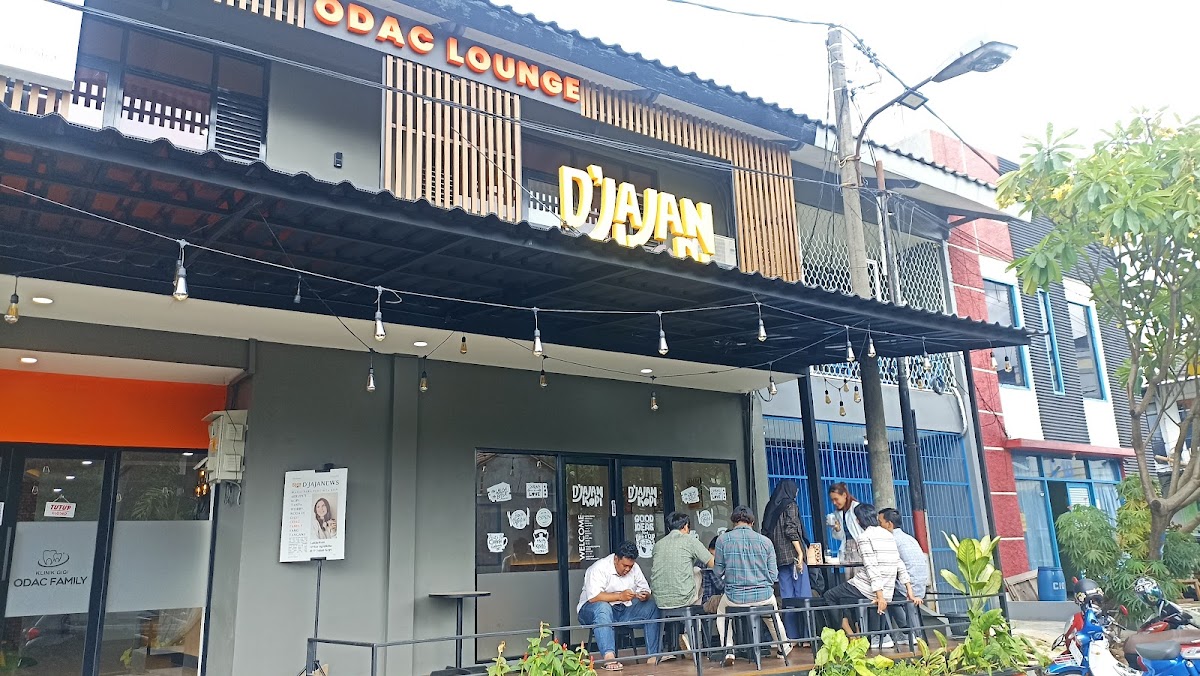 Demi Gisela Cafe