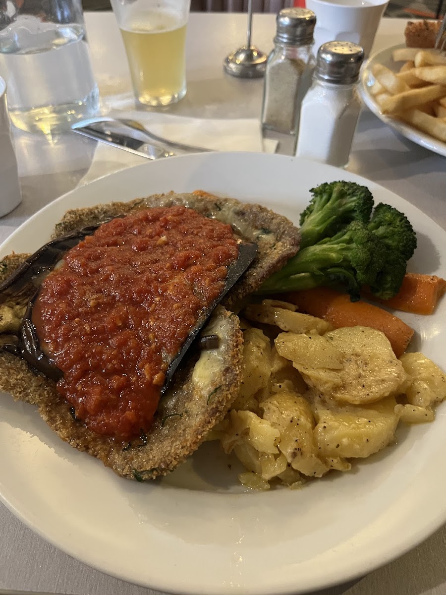 Paesani Restaurant Photo 2