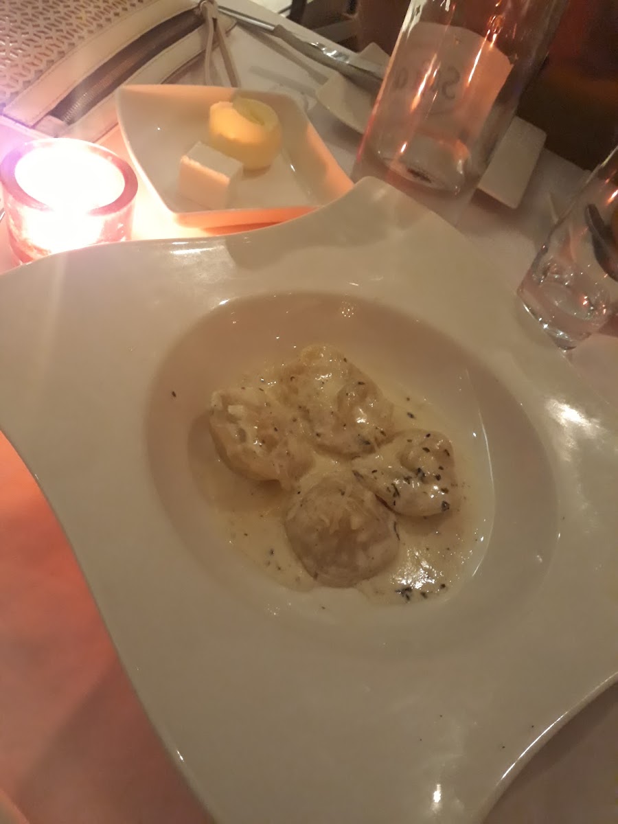 La Villa Restaurant Photo 10