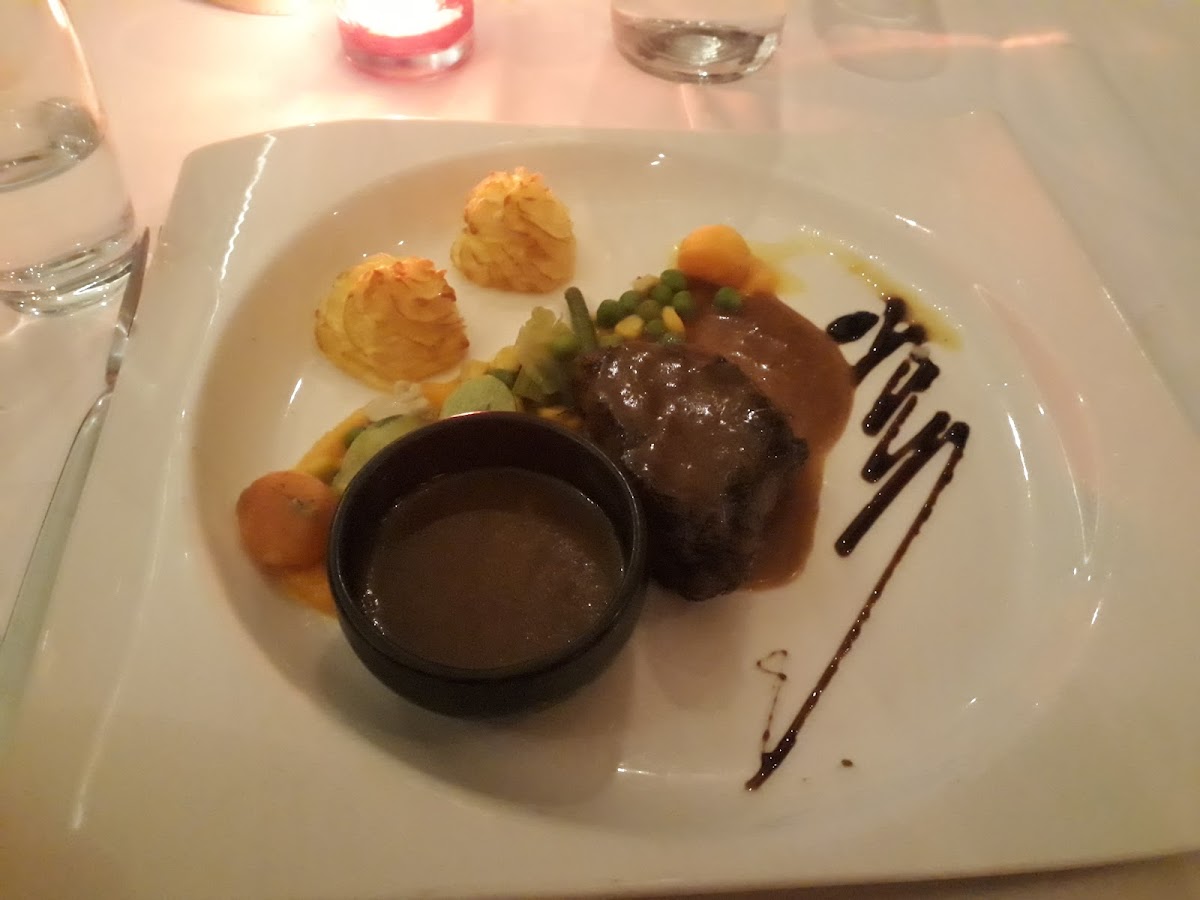 La Villa Restaurant Photo 8