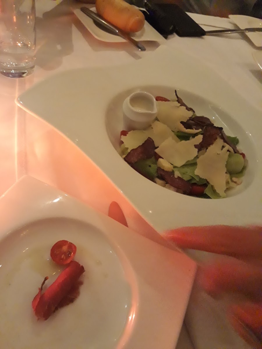 La Villa Restaurant Photo 9