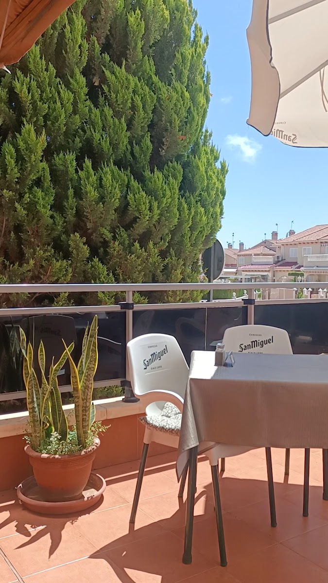 The Central Grill Restaurant, Zeniamar C.C. Photo 2