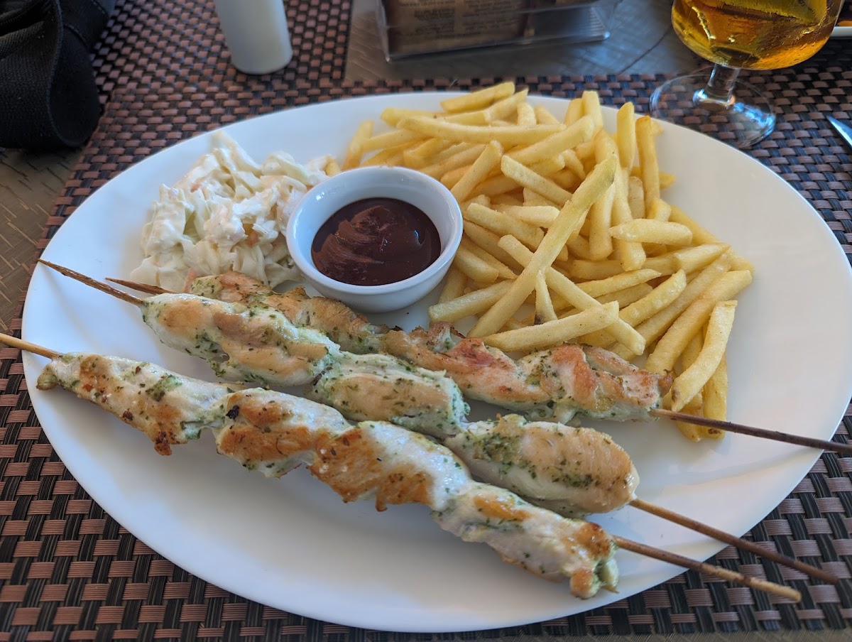 The Central Grill Restaurant, Zeniamar C.C. Photo 8