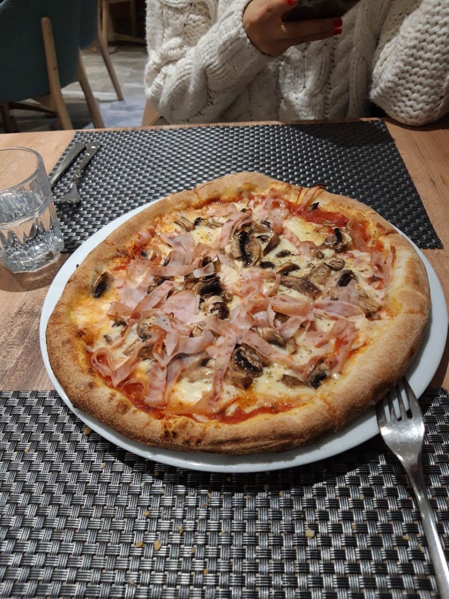 L’Aromate Restaurant - Pizzeria Photo 10