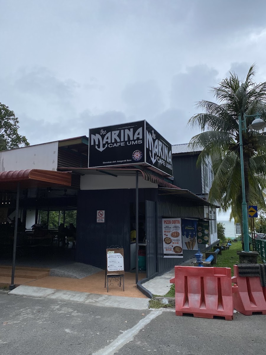 The Marina Cafe Photo 4