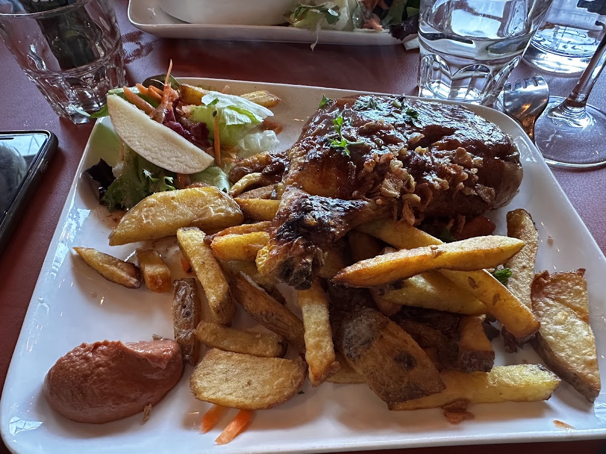 Café Grand Photo 3
