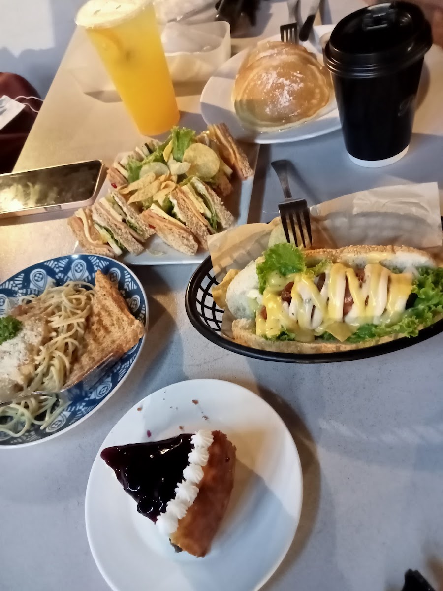 PAN GRILL Resto + Cafe Naic Photo 5