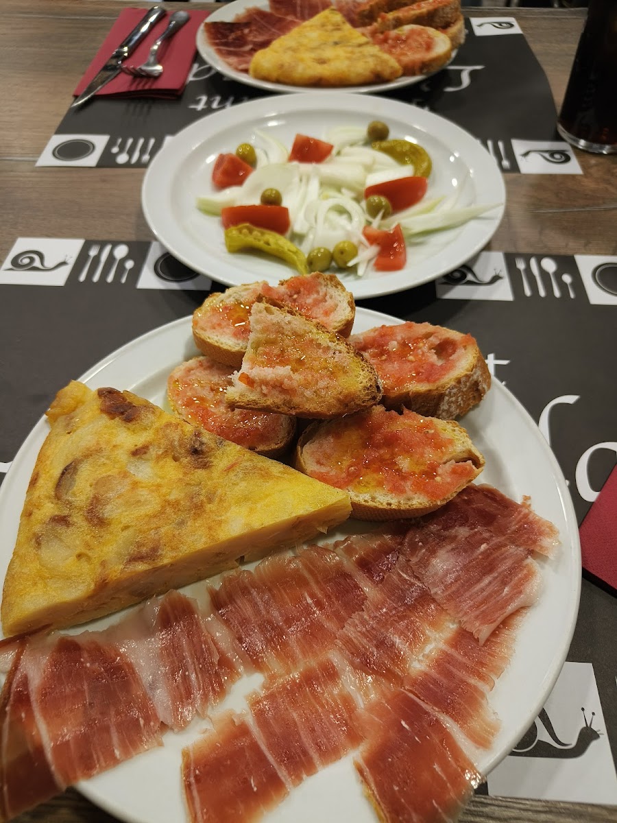 RESTAURANT L’ENTRADA (ALPICAT) Photo 3