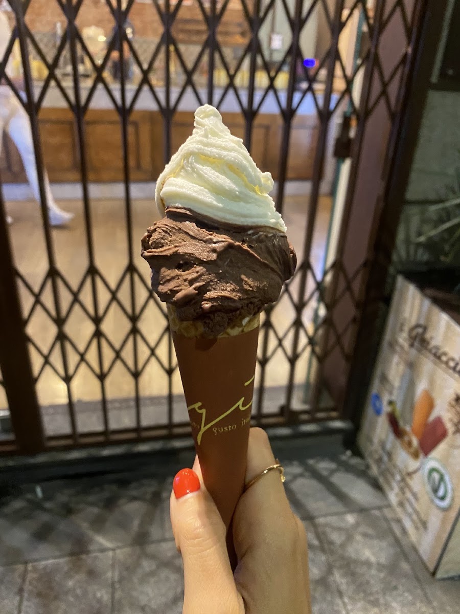 VERO ~ Gelateria Cremeria Photo 5