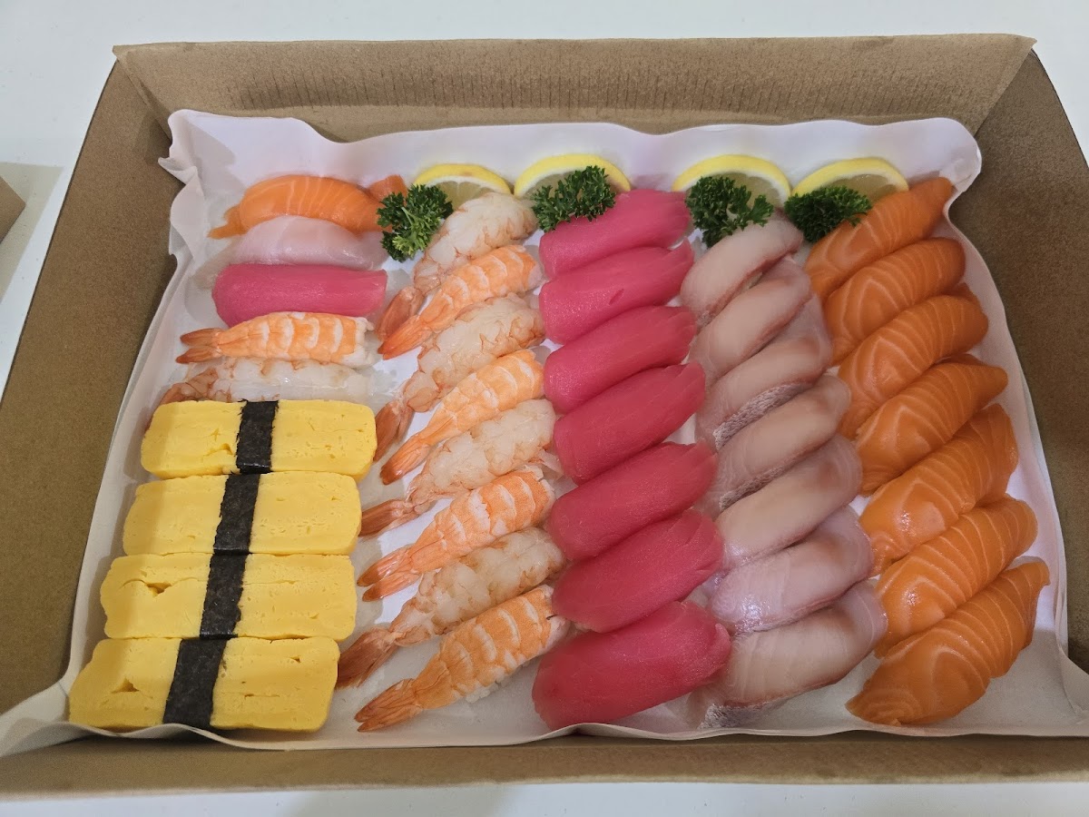 Ougi Kaiten Sushi Photo 2