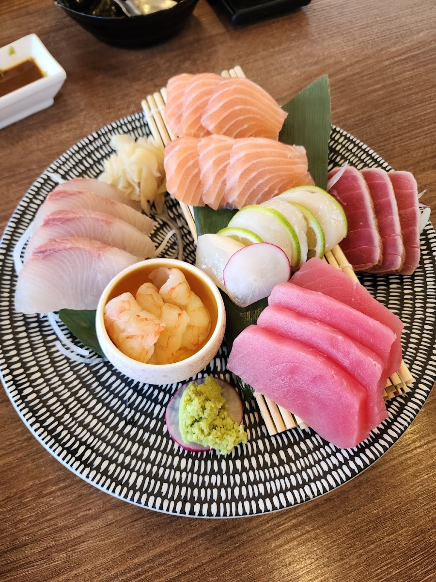 Ougi Kaiten Sushi Photo 5