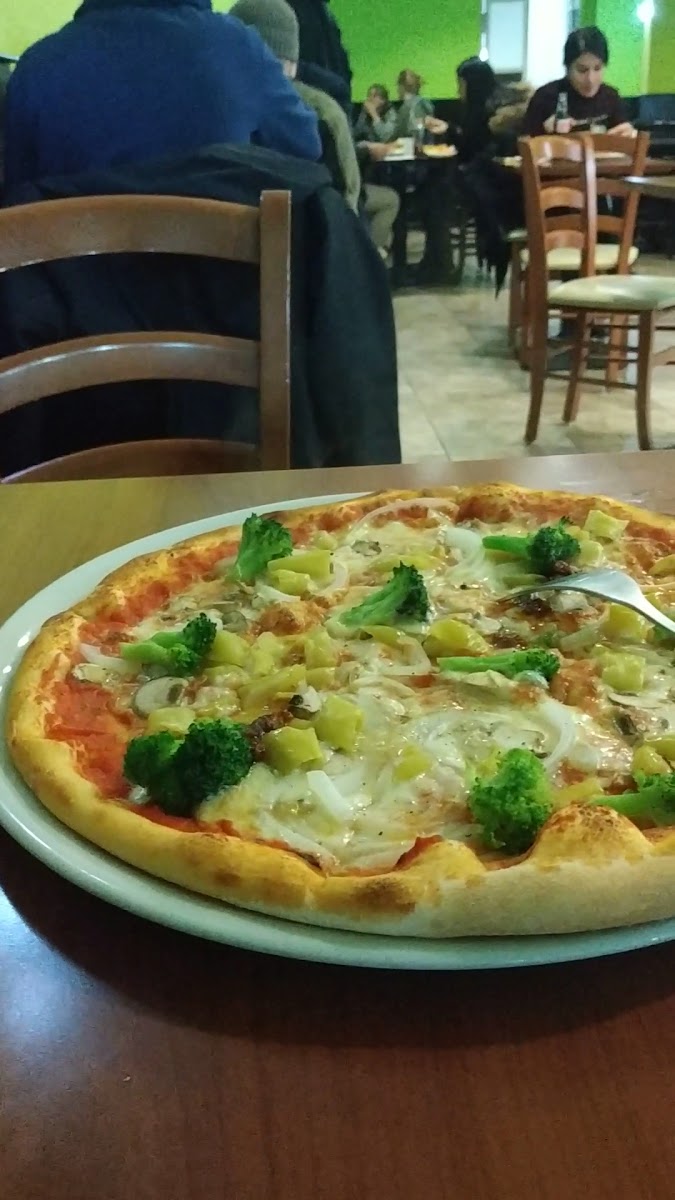 Pizza Napoli Photo 2